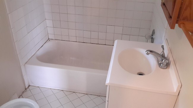 Building Photo - 4607 Marseilles St