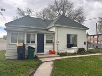 Building Photo - Cozy, Updated 3 bedroom Sandy home is a mu...