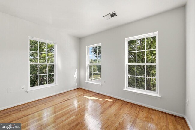 Building Photo - 45805 Marlane Terrace