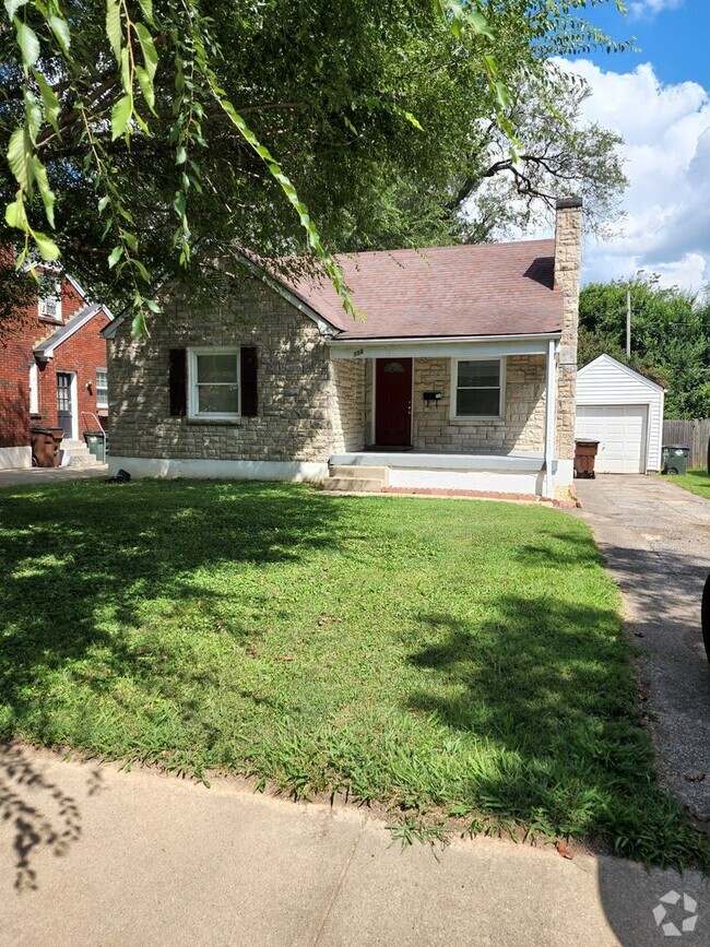 Building Photo - 3 Bedroom, 2 Bathroom Home In St. Mathews