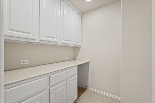 Building Photo - 10335 Belvamera Rd