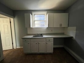 Building Photo - 69 Williams Ave