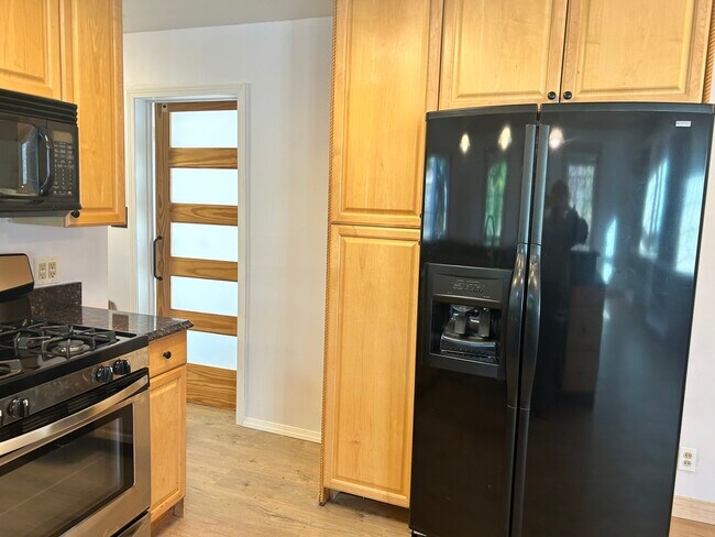 Building Photo - 1625 Tulip Tree Rd