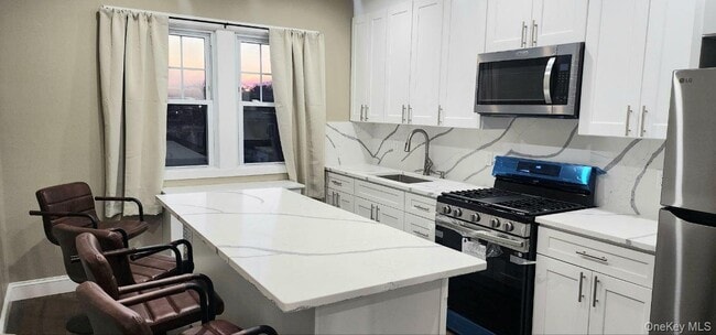 Building Photo - 25 Allard Ave