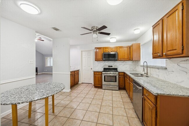 Building Photo - 3615 Kingston Vale Dr