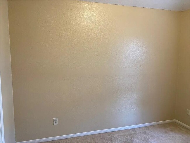Building Photo - 1510 Zinfandel Dr
