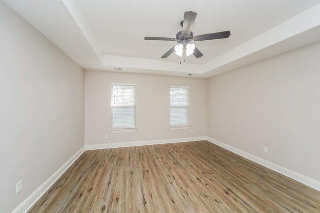 Building Photo - 5706 Bedford Loop W