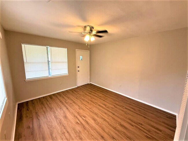 Building Photo - 489/491 Boston