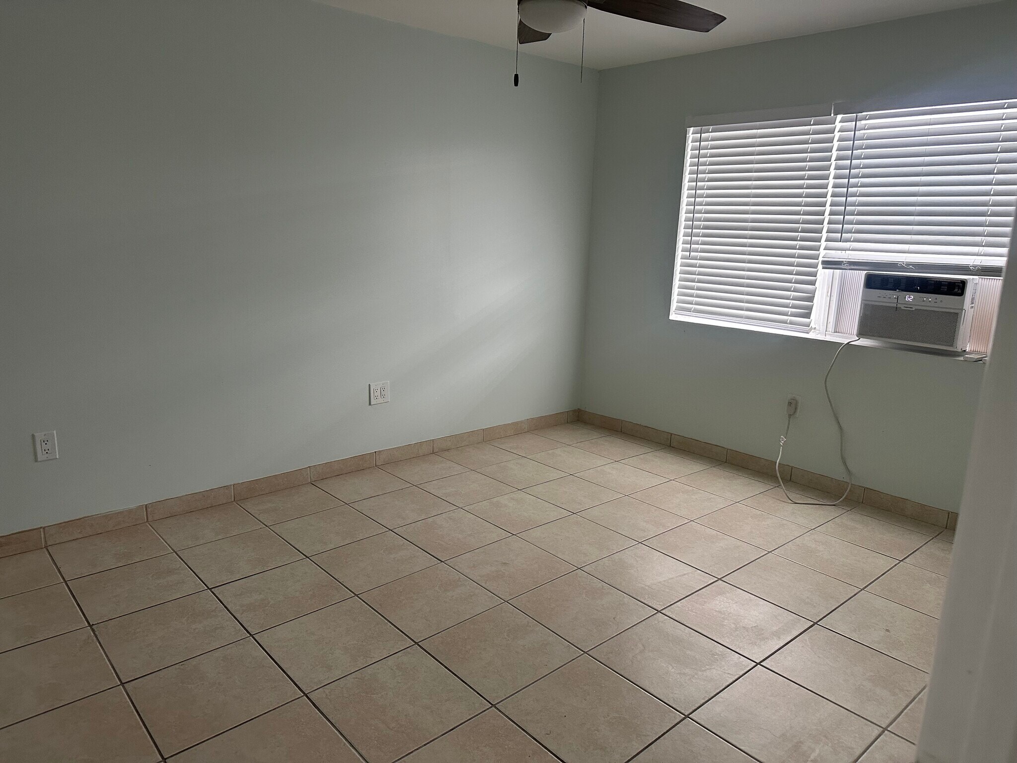 Bedroom - 1026 White St