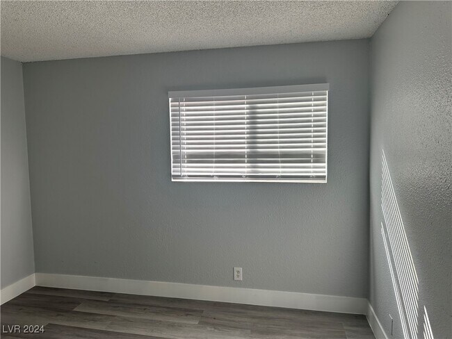 Building Photo - 4396 E Vegas Valley Dr