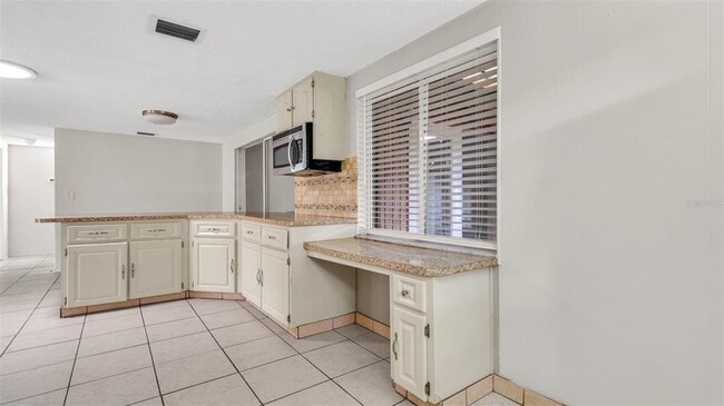Building Photo - 7634 Fox Hollow Dr
