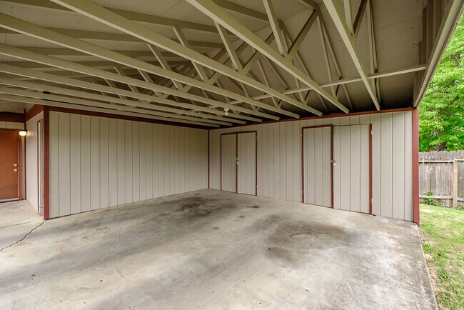 Building Photo - 415-01 Krasilovsky