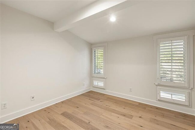 Building Photo - 72 Ivy Pkwy NE