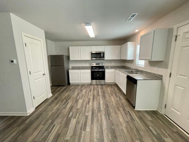 Building Photo - 3818 Miller Dr