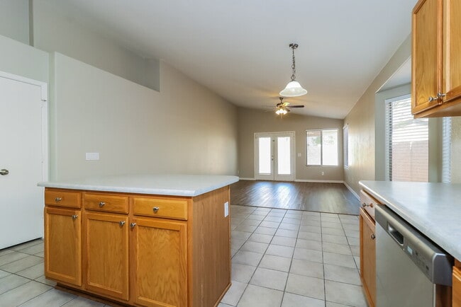 Building Photo - 13354 W Saguaro Ln