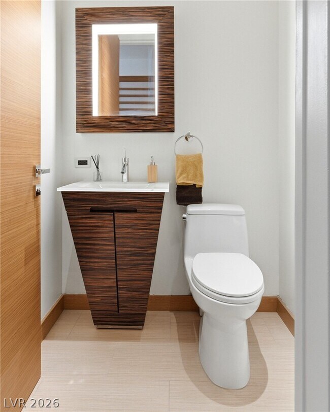 Building Photo - 3750 S Las Vegas Blvd