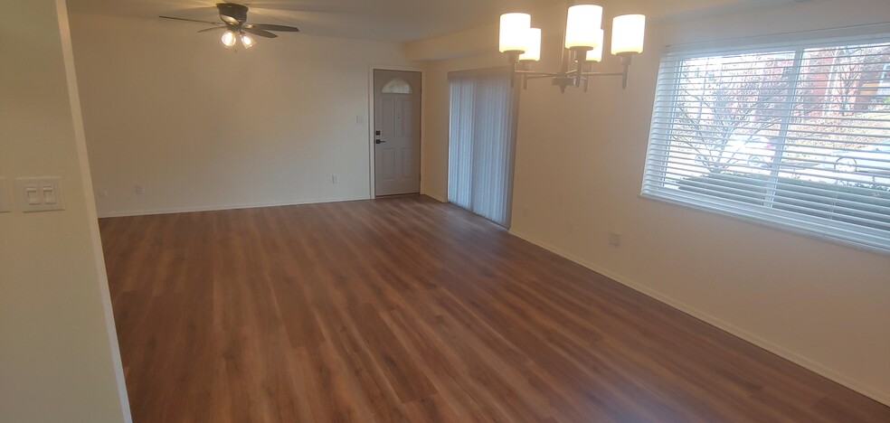 Building Photo - 129 Baywood Ave