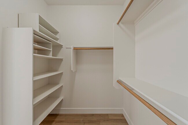 Building Photo - 3877 S Coach House Dr