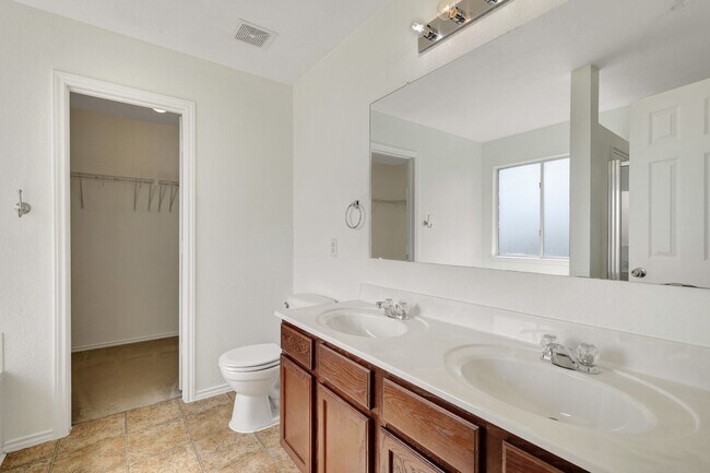 Building Photo - Monticello Ranch-Available Now-3Bd/3Ba