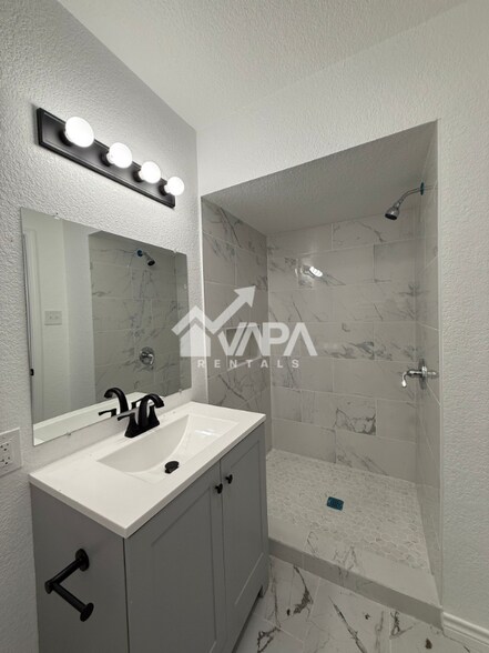 Building Photo - 9711 Flagstaff Dr