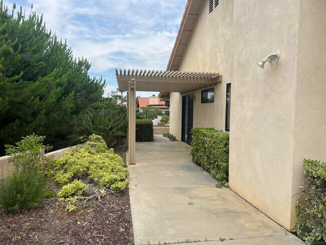 Building Photo - 1001 Crescent Bend