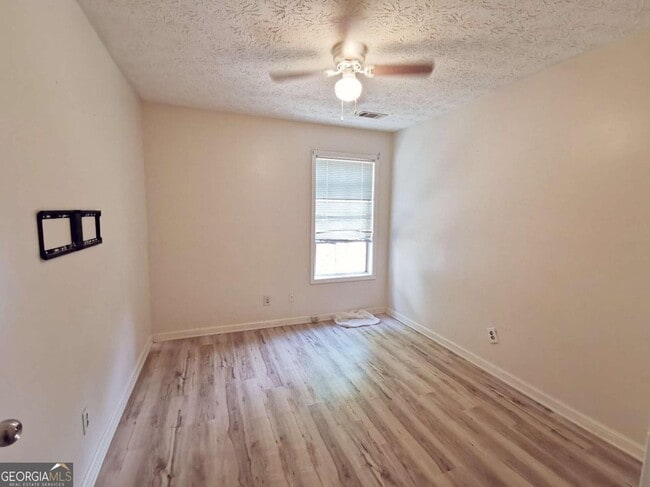 Building Photo - 2100 Racquet Club Cir NW