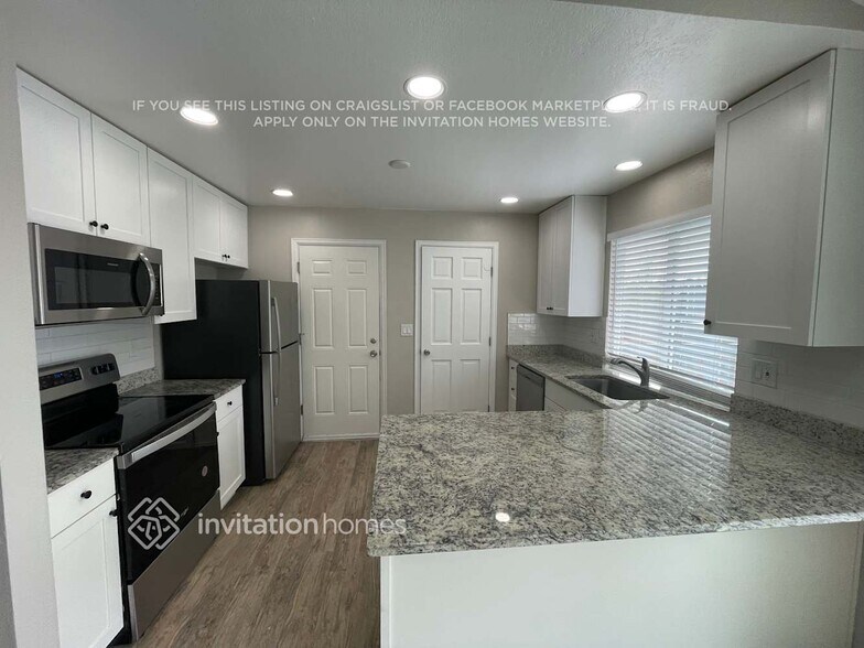 Building Photo - 5829 S Perth Pl