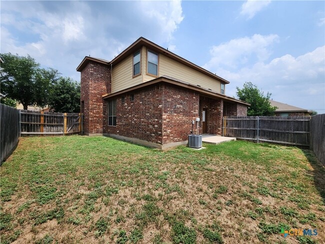Building Photo - 305 Rosalie Dr