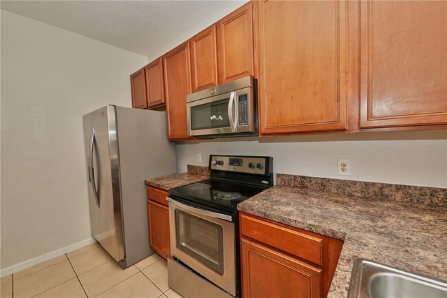 Building Photo - 2730 Retreat View Cir