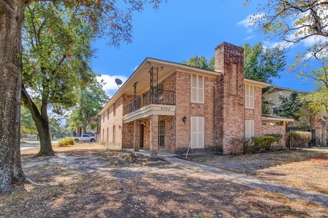 Building Photo - 5703 Havenwoods Dr