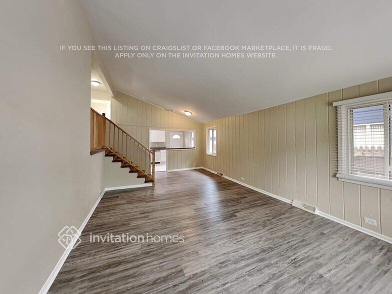 Building Photo - 513 N Addison Rd