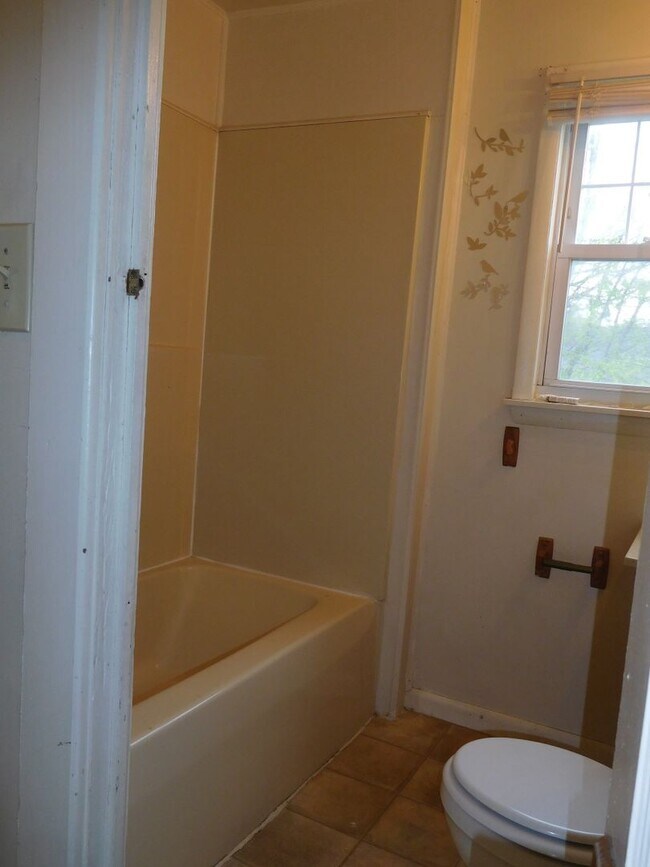 Building Photo - 147-149 N. Potomac Street