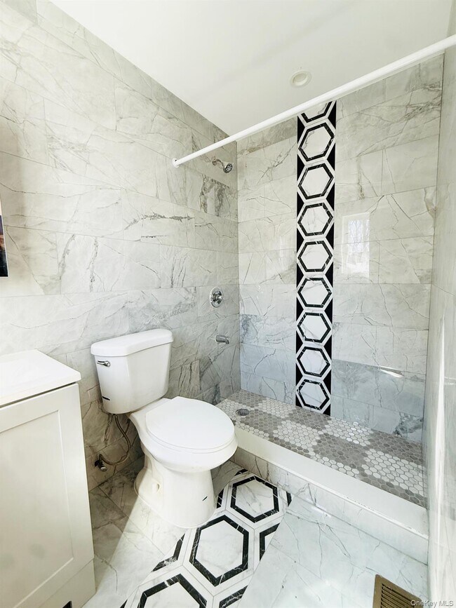 Building Photo - 139-22 Lakewood Ave