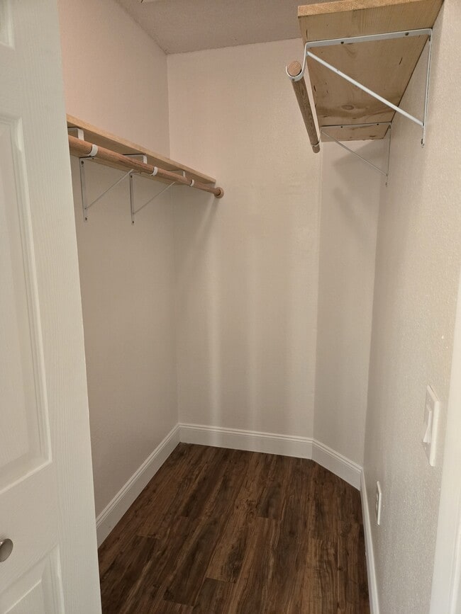 Building Photo - 3080 Fox Ln