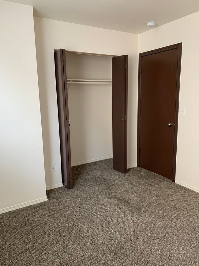 Building Photo - 3 Bdrm 1.5 Ba | Muldoon & Tudor area | AVA...