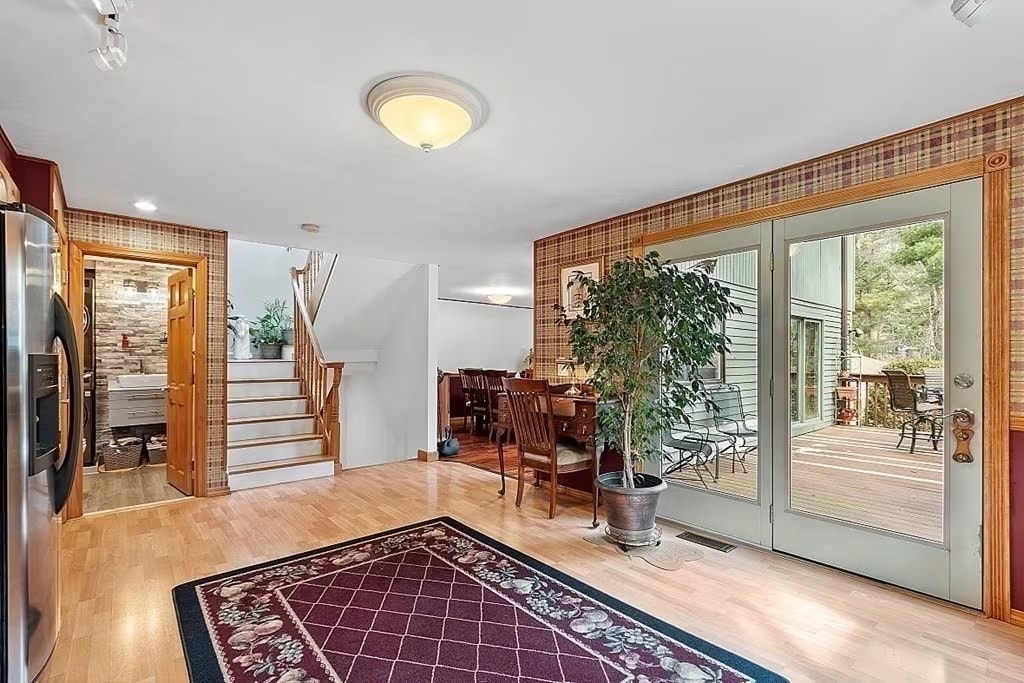 Building Photo - 68 E Bluff Rd