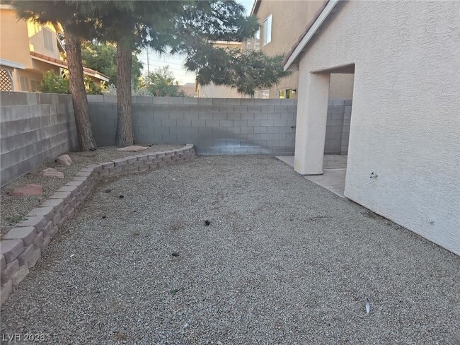 Building Photo - 2529 Vía Di Autostrada