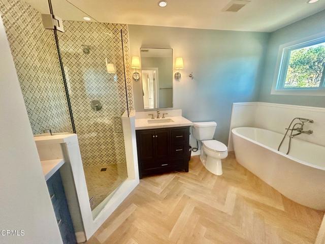 Building Photo - 300 W Loma Alta Dr