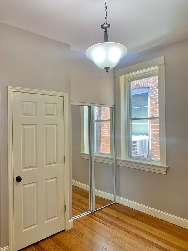 Building Photo - 3524 Juniata St