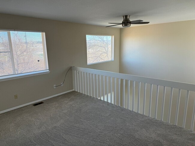 Building Photo - Beautifully refreshed 3-bed, 2.5-bath home in the heart of Highlands Ranch