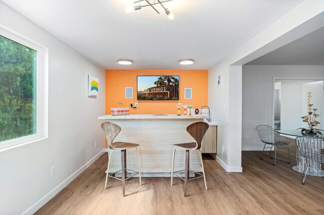 Building Photo - 117 Aliso Dr