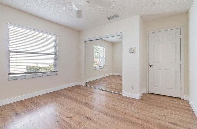 Building Photo - 474 Stonemont Dr