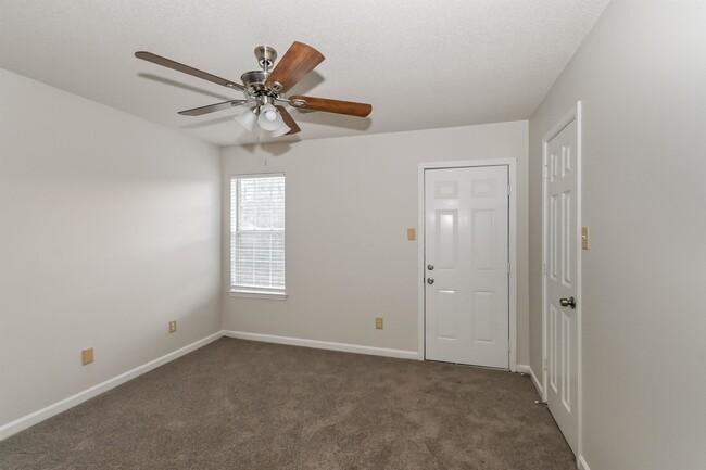 Building Photo - 1212 Calebs Ridge Dr