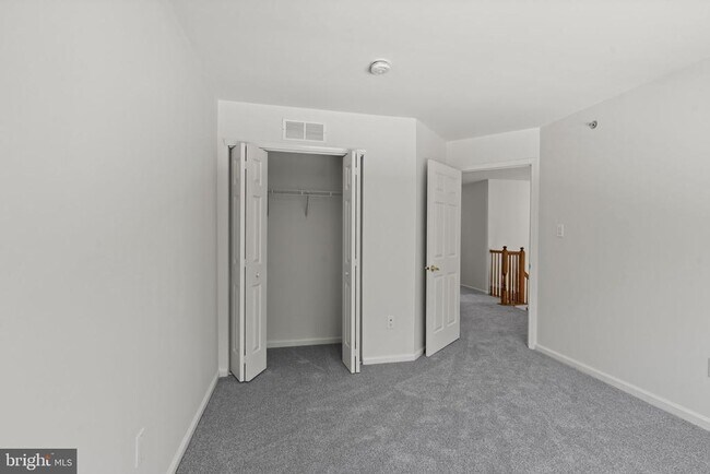 Building Photo - 124 Buckingham Way