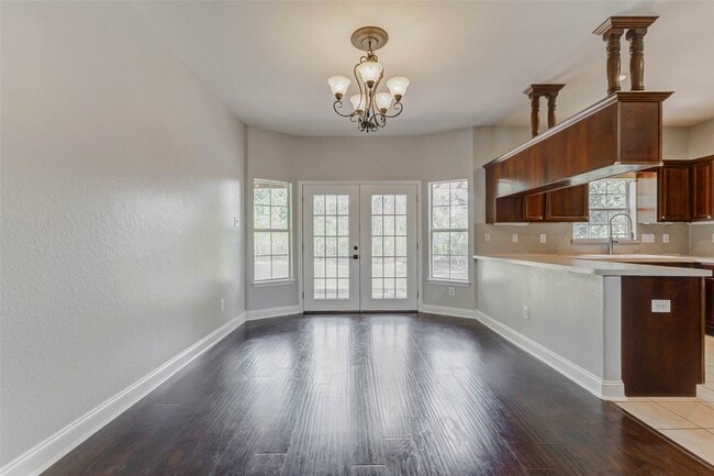 Building Photo - 8411 Syms St