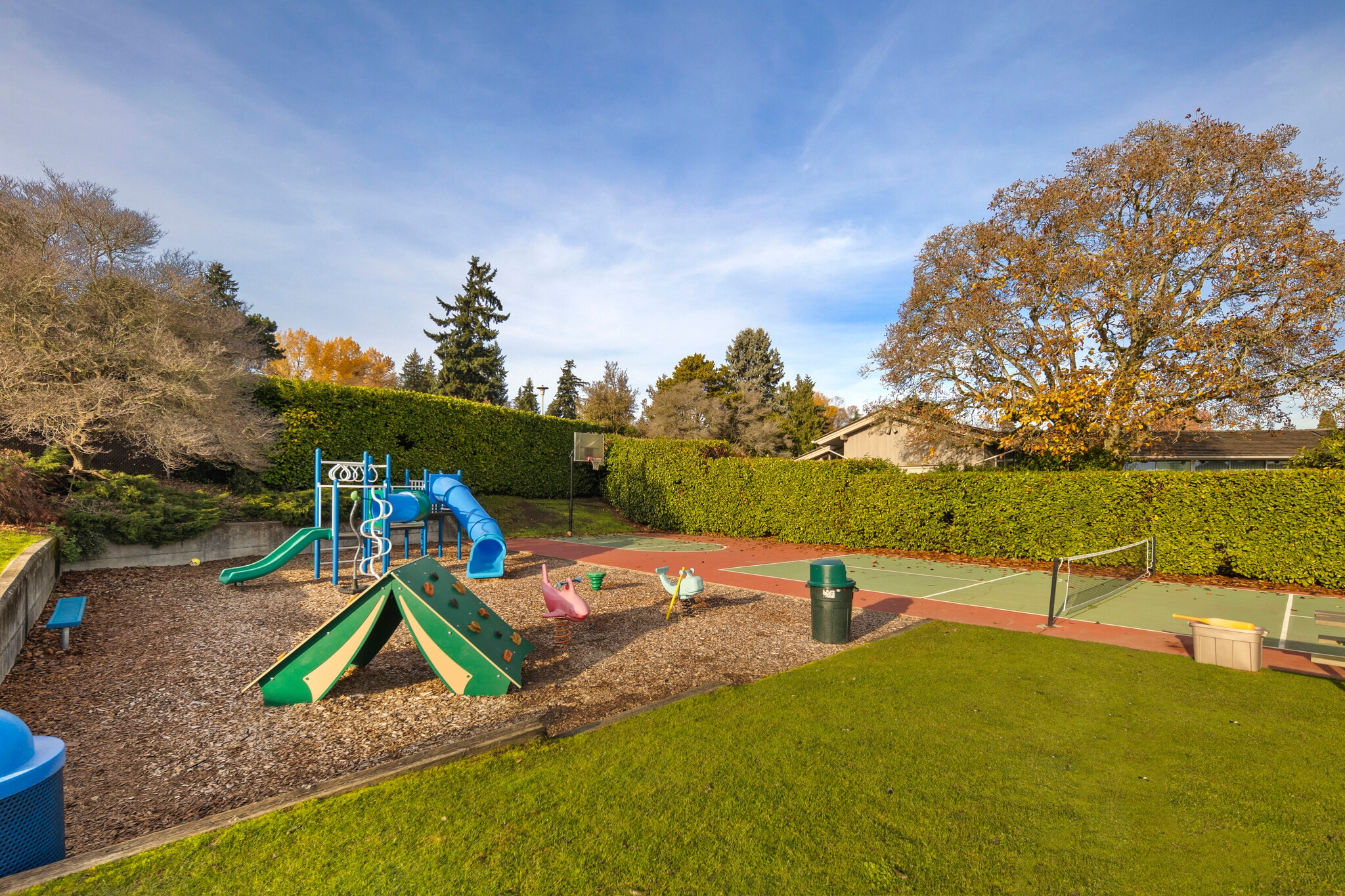 Sheridan Beach Club included - 16758 45th Ave NE