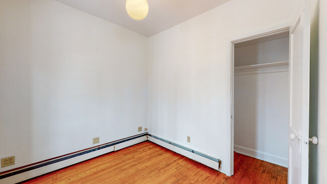 Building Photo - 4519 N Artesian Ave