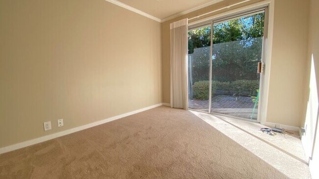 Building Photo - 4110 El Bosque Dr