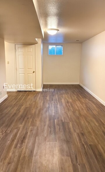Building Photo - 928 Timber Ln