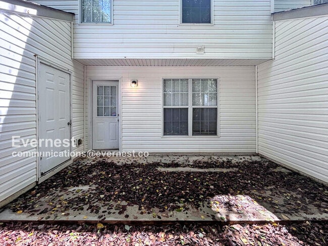 Building Photo - 5589 Strathmoor Manor Cir
